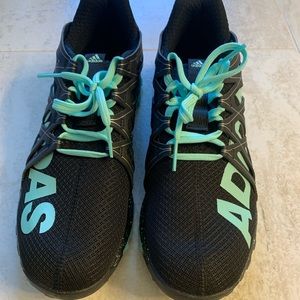 New Adidas women’s shoes size 10